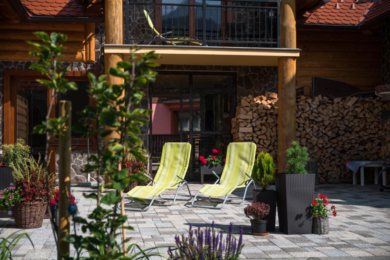 Guest House Privat Pod Lesom Pavčina Lehota エクステリア 写真